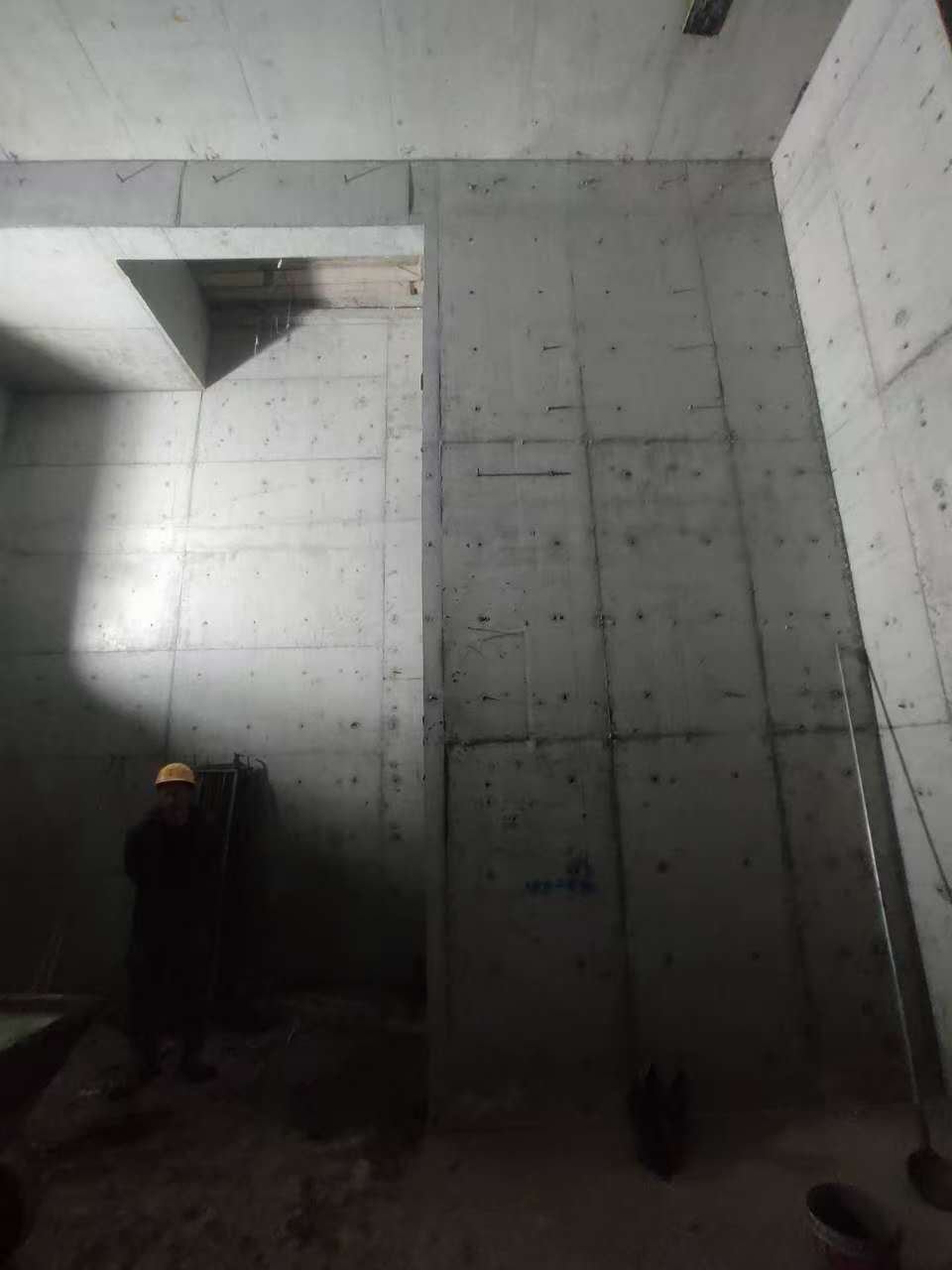 九江墙上开槽钢筋断了有影响吗